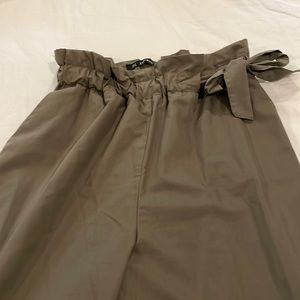 Zara Olive Green Paper Bag Pants. Size Medium.